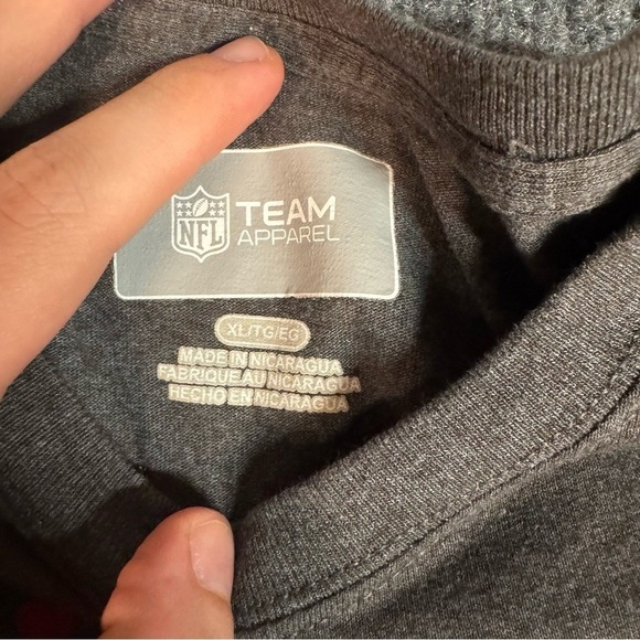 NFL‎ Tampa Bay Buccaneers Gray Shirt - Picture 2 of 5